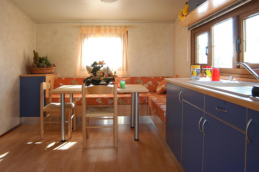 Acquaviva Village Camping Портоферрайо Номер фото