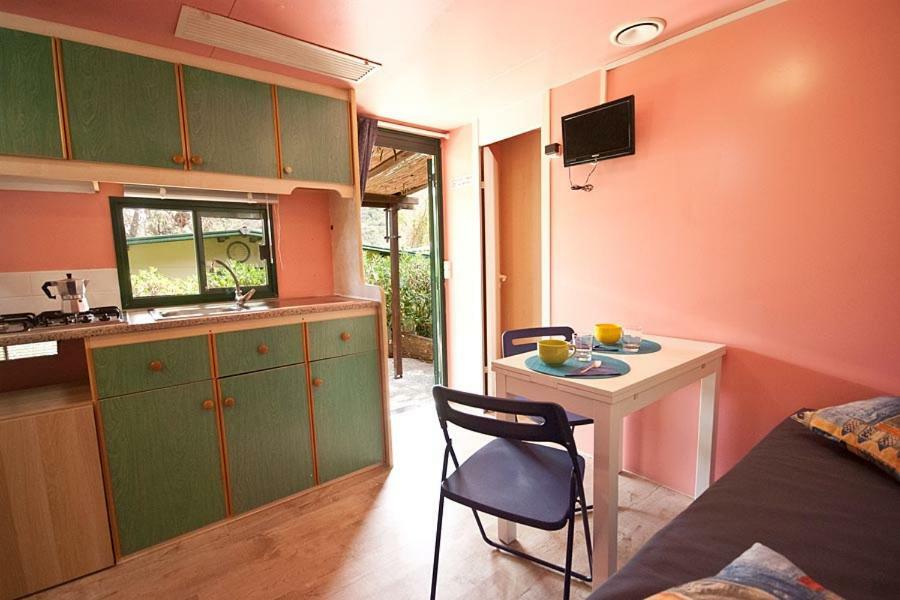 Acquaviva Village Camping Портоферрайо Экстерьер фото