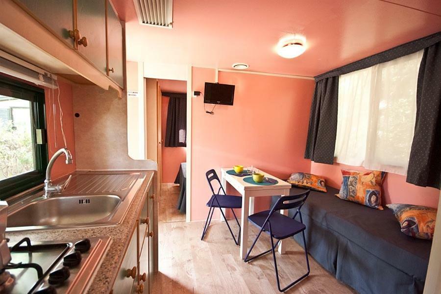 Acquaviva Village Camping Портоферрайо Экстерьер фото